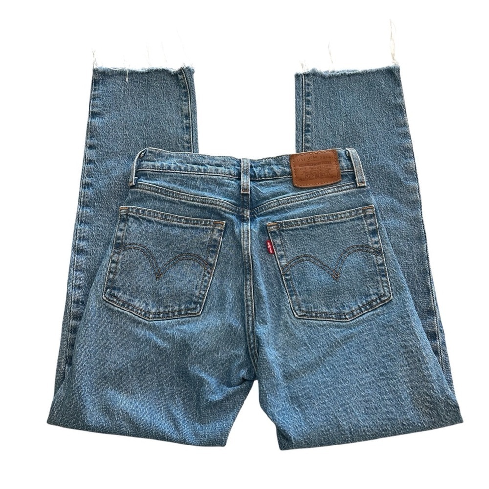 Levi’s Wedgie Straight Jeans With Button Fly & Raw Hem Size 24 - Picture 2 of 11